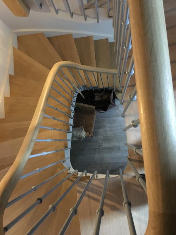 Escalier débillardé 2/4 tournant