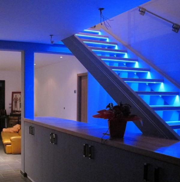 Escalier droit - marche et contre marche avec LED